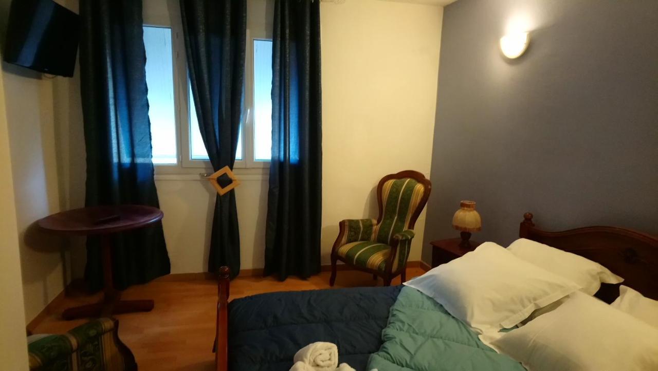 Hotel Le Passage De Vallon Bagian luar foto